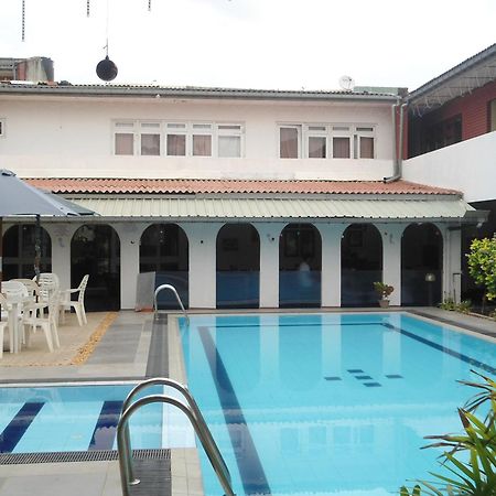 Ranveli Beach Hotel Дехивала-Маунт-Лавиния Экстерьер фото
