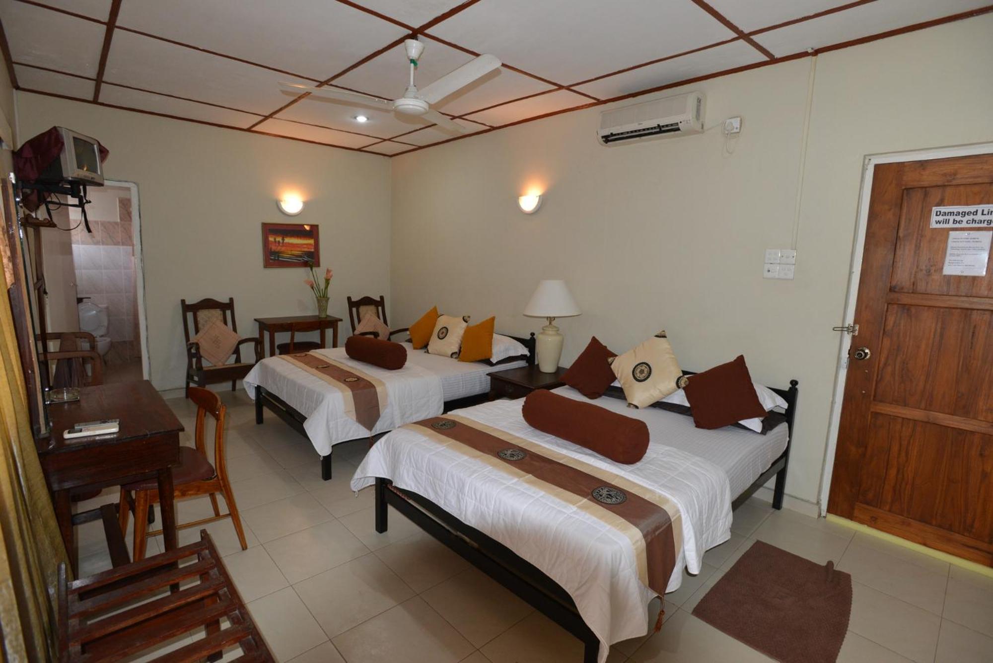 Ranveli Beach Hotel Дехивала-Маунт-Лавиния Экстерьер фото