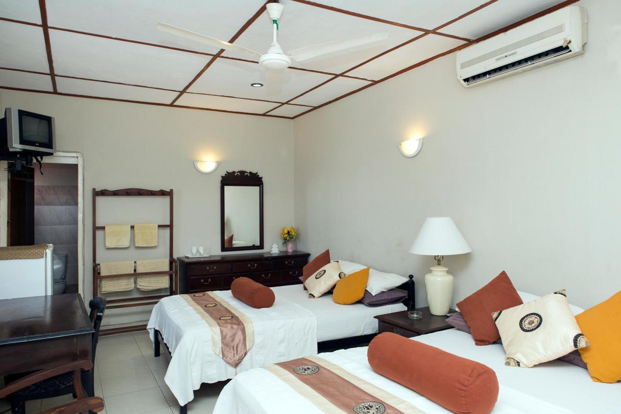 Ranveli Beach Hotel Дехивала-Маунт-Лавиния Экстерьер фото