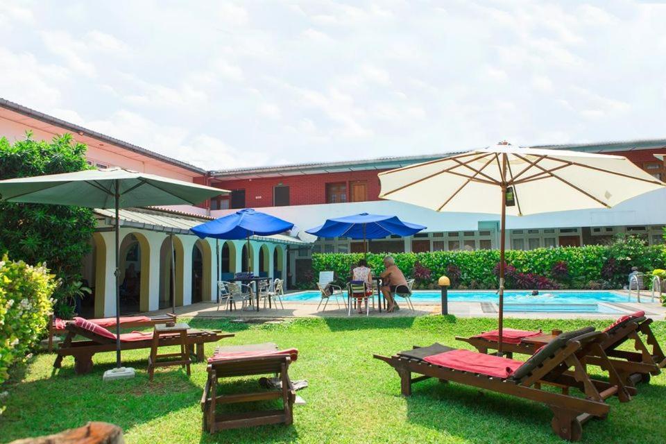 Ranveli Beach Hotel Дехивала-Маунт-Лавиния Экстерьер фото