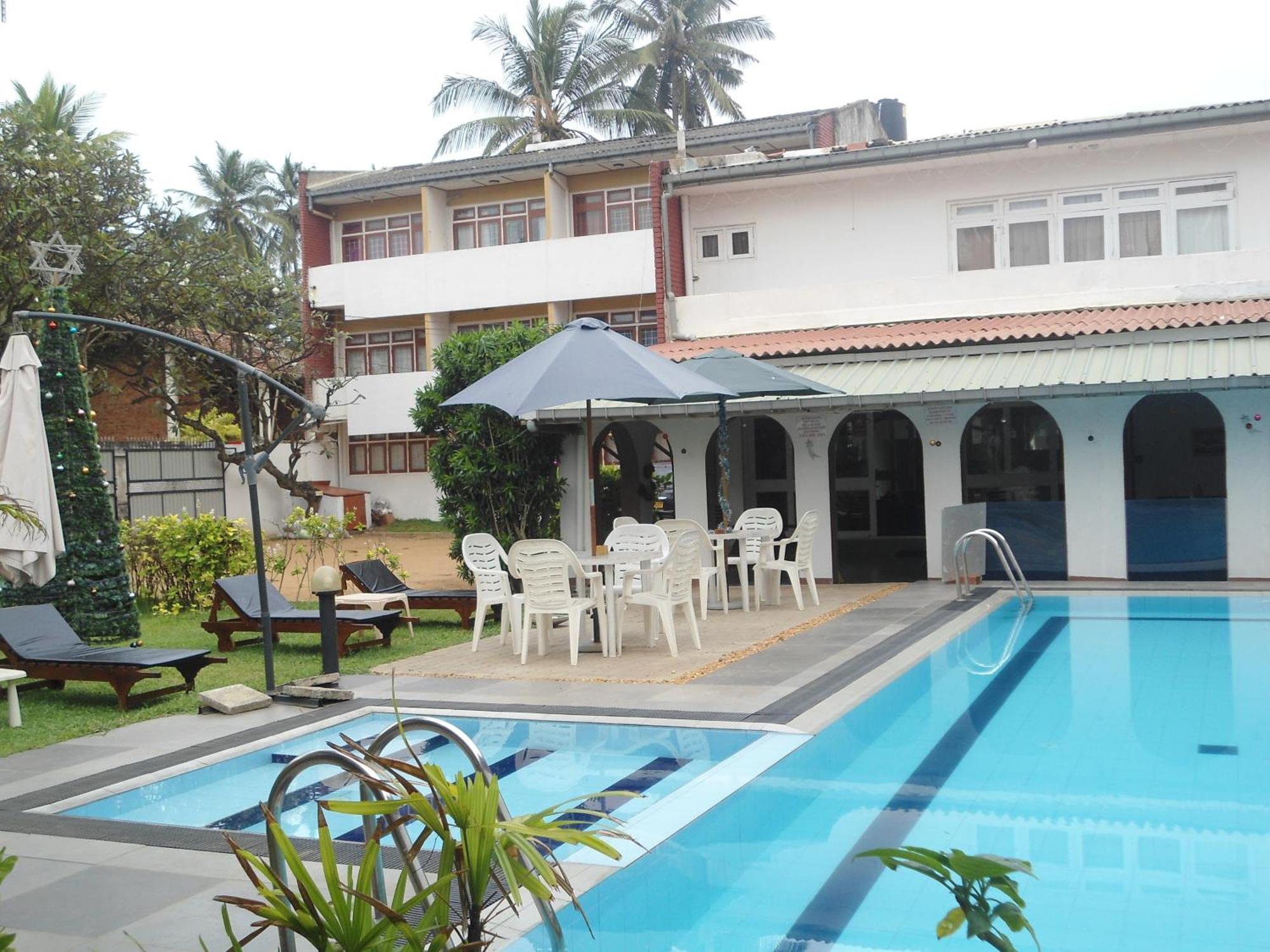 Ranveli Beach Hotel Дехивала-Маунт-Лавиния Экстерьер фото