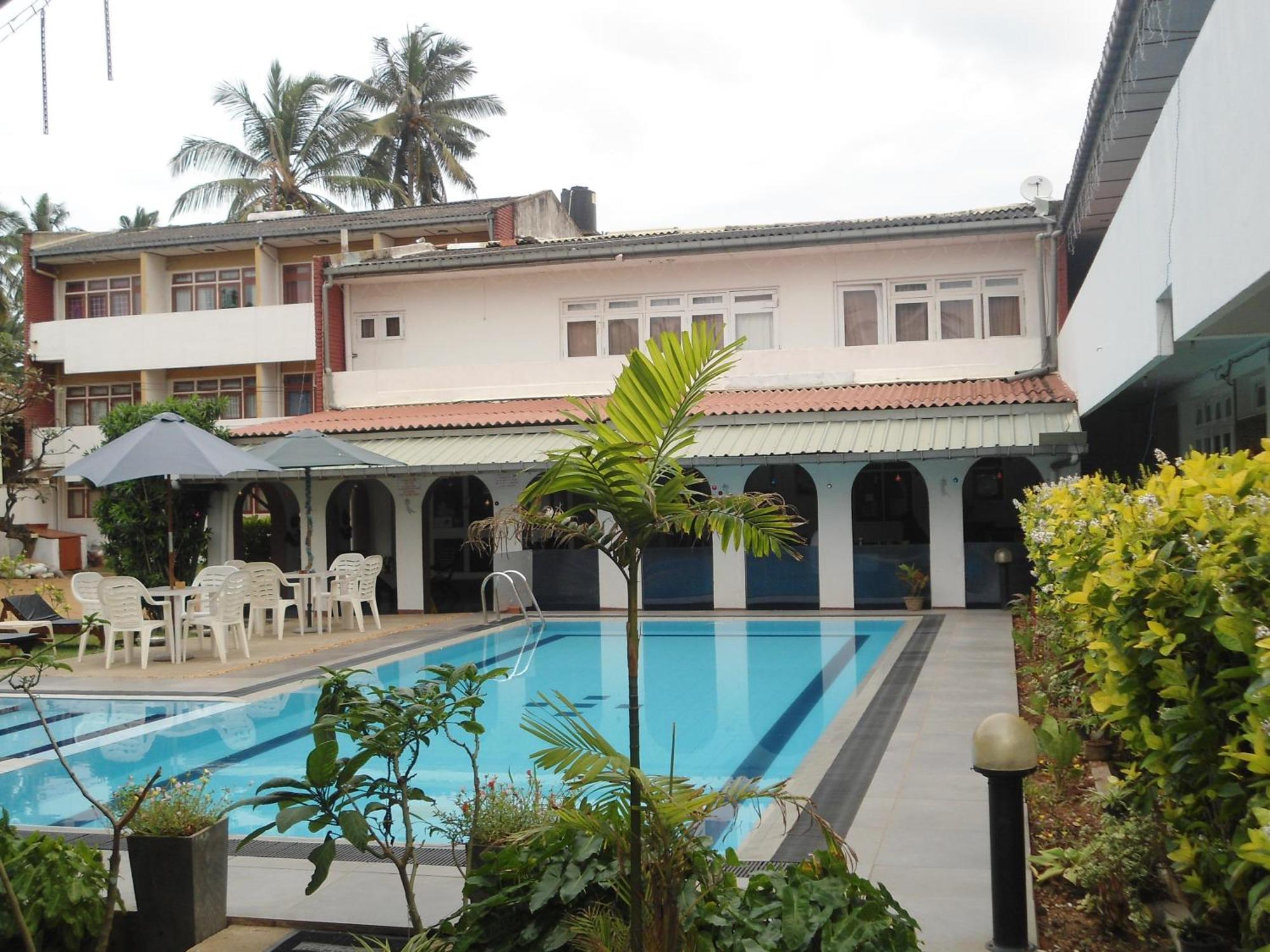 Ranveli Beach Hotel Дехивала-Маунт-Лавиния Экстерьер фото