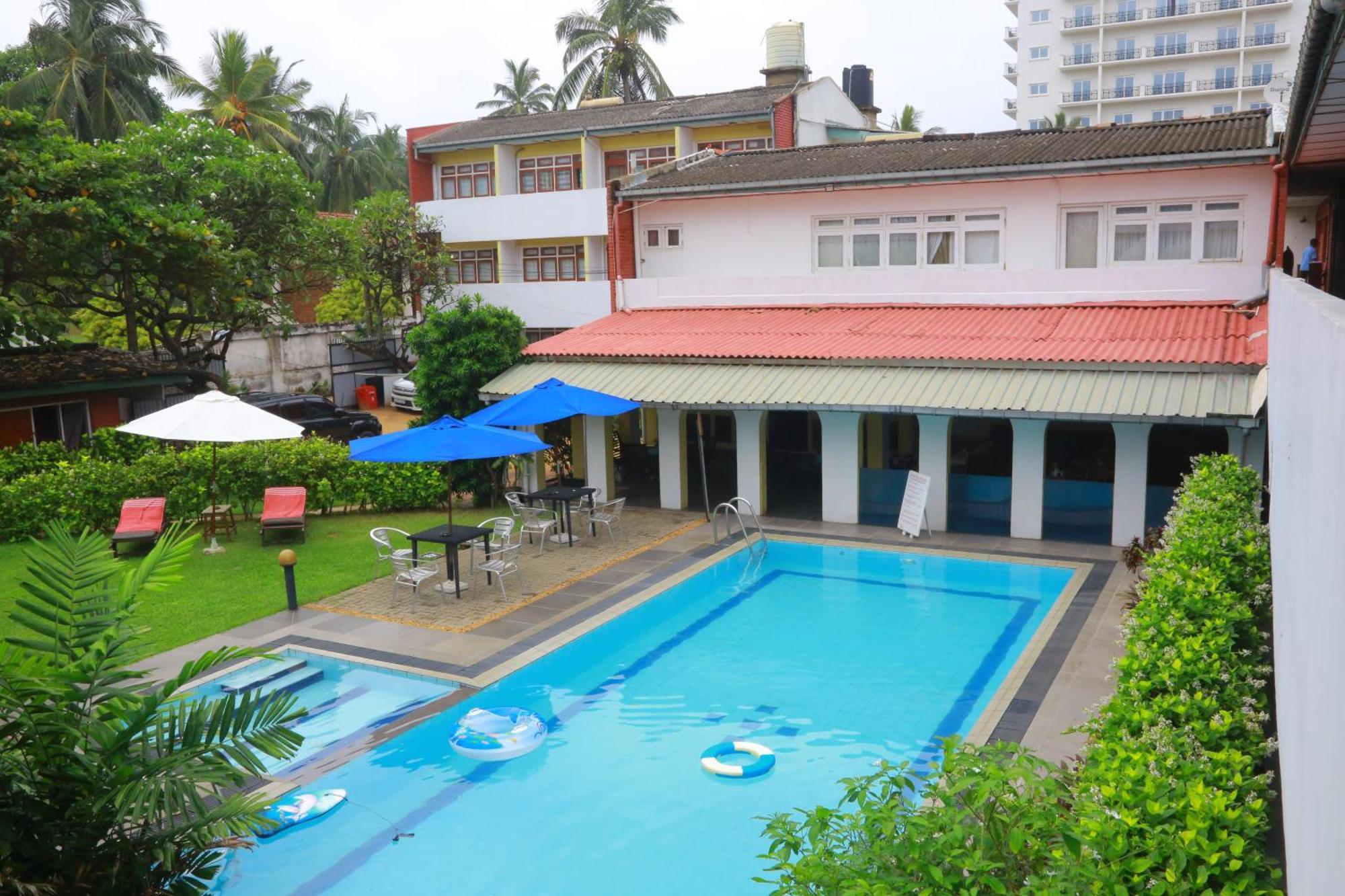 Ranveli Beach Hotel Дехивала-Маунт-Лавиния Экстерьер фото