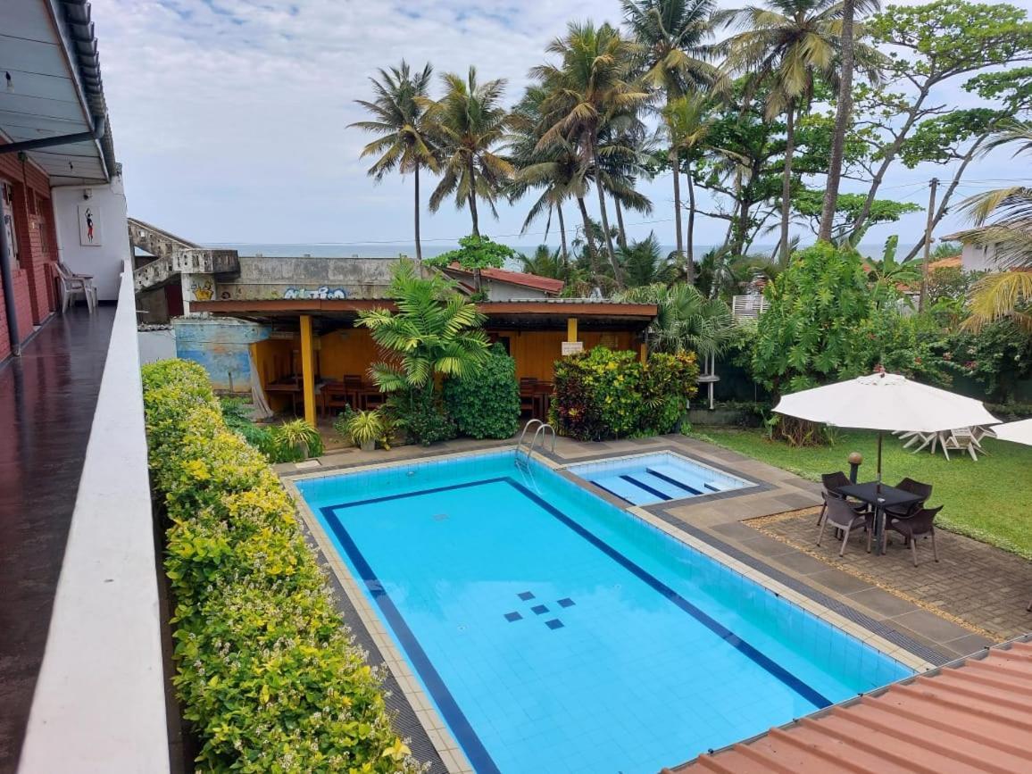 Ranveli Beach Hotel Дехивала-Маунт-Лавиния Экстерьер фото