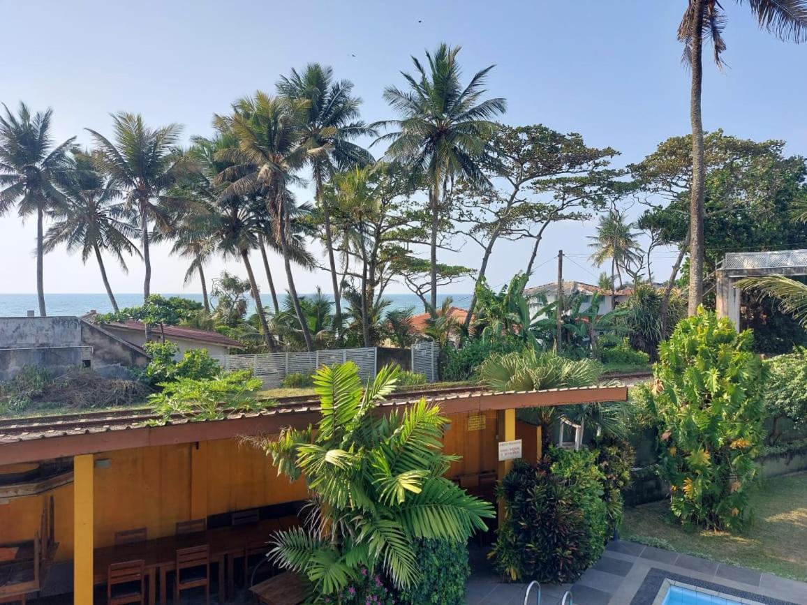 Ranveli Beach Hotel Дехивала-Маунт-Лавиния Экстерьер фото