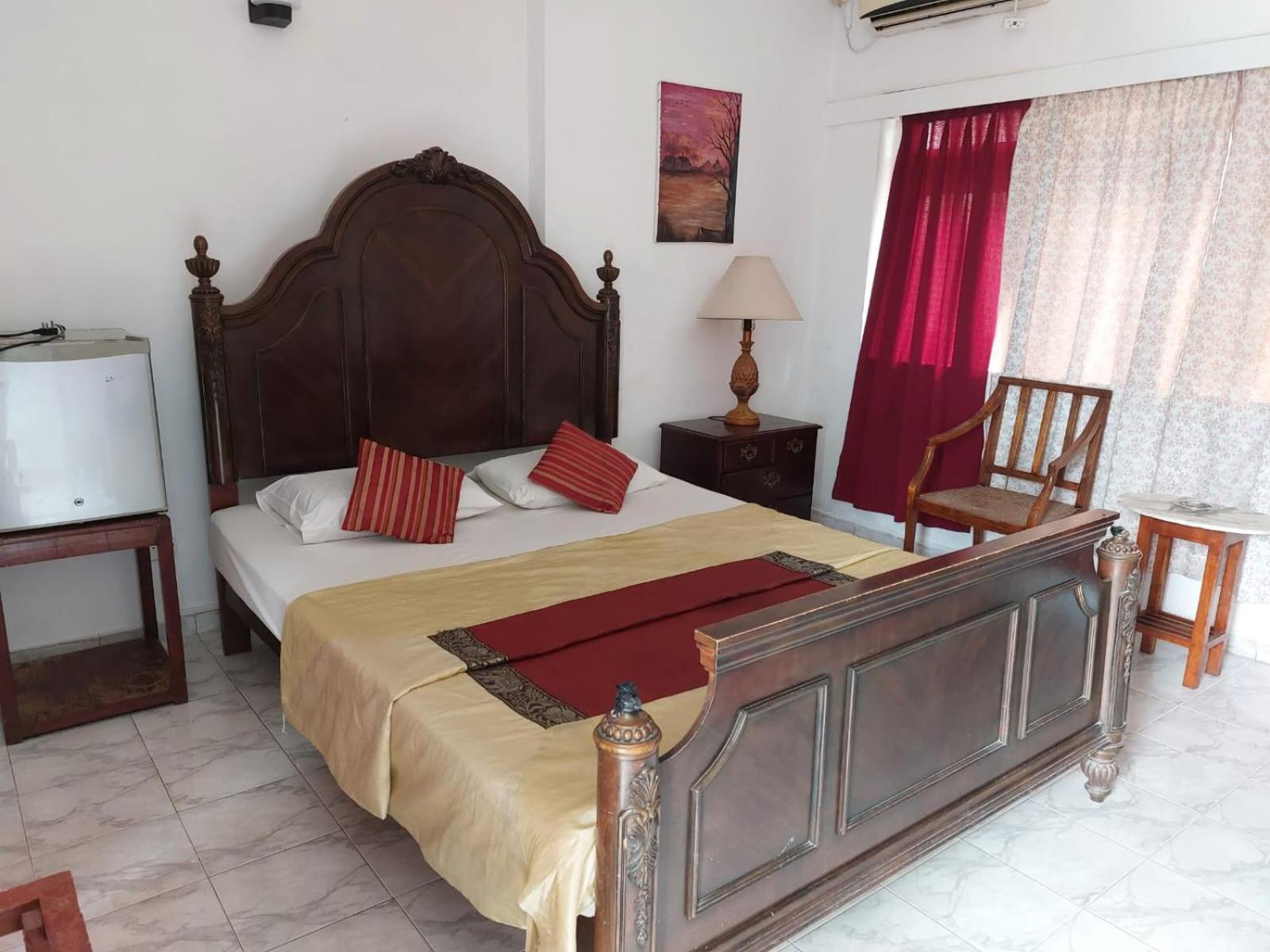 Ranveli Beach Hotel Дехивала-Маунт-Лавиния Экстерьер фото