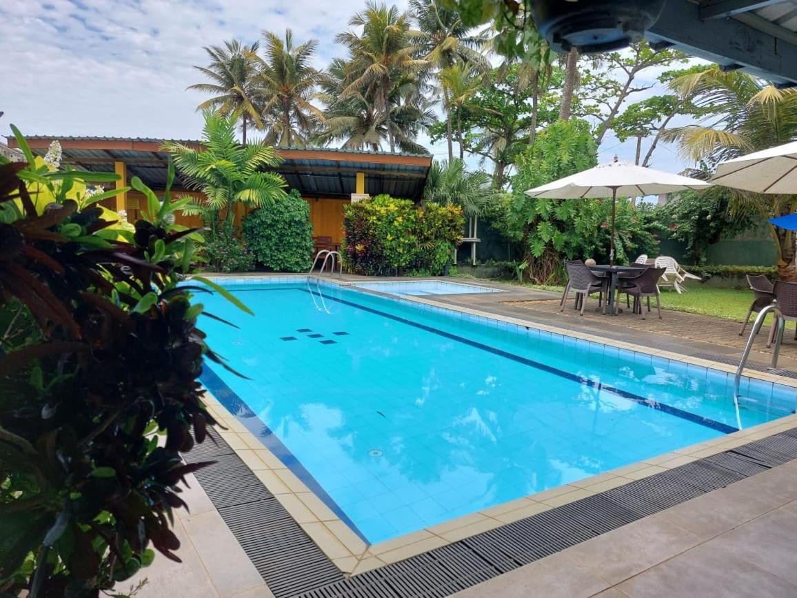 Ranveli Beach Hotel Дехивала-Маунт-Лавиния Экстерьер фото